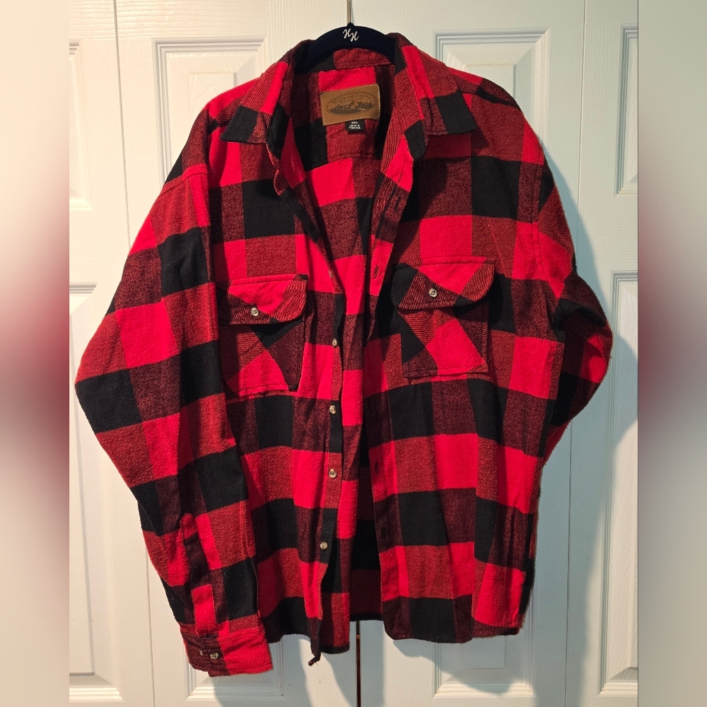 Red and Black Plaid Men's Heavy Shirt / Jacket - Size XXL